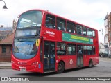 Metroline VW1290 na cidade de London, Greater London, Inglaterra, por Fábio Takahashi Tanniguchi. ID da foto: :id.