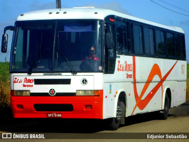 Ze de Dimas Turismo 107 na cidade de Paudalho, Pernambuco, Brasil, por Edjunior Sebastião. ID da foto: 11051906.