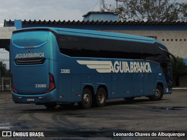 Viação Águia Branca 33080 na cidade de Vitória da Conquista, Bahia, Brasil, por Leonardo Chaves de Albuquerque. ID da foto: 11052407.