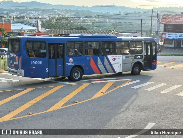 Transportes Capellini 19.006 na cidade de Vinhedo, São Paulo, Brasil, por Allan Henrique. ID da foto: 11054468.