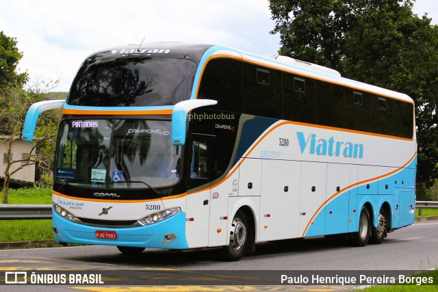 Viatran - Viação TransBrasília 5280 na cidade de Barra do Piraí, Rio de Janeiro, Brasil, por Paulo Henrique Pereira Borges. ID da foto: 11060346.