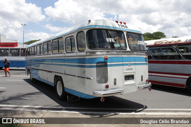 Vip Bus Comércio de Ônibus 1968 na cidade de Barueri, São Paulo, Brasil, por Douglas Célio Brandao. Número da foto: #11061036.