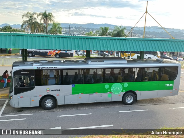 Rápido Sumaré - MOV Vinhedo 17.205 na cidade de Vinhedo, São Paulo, Brasil, por Allan Henrique. Número da foto: #11062887.
