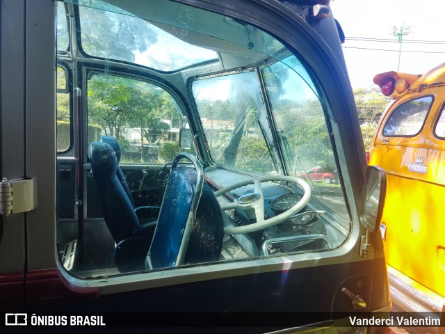 Ônibus Particulares 1J94 na cidade de São Paulo, São Paulo, Brasil, por Vanderci Valentim. Número da foto: #11061748.