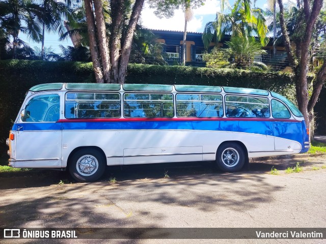 Ônibus Particulares 1J94 na cidade de São Paulo, São Paulo, Brasil, por Vanderci Valentim. Número da foto: #11061739.