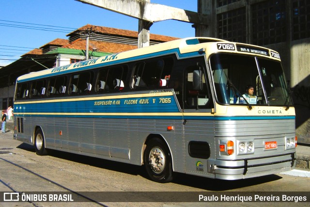 Viação Cometa 7065 na cidade de Rio de Janeiro, Rio de Janeiro, Brasil, por Paulo Henrique Pereira Borges. Número da foto: #11066168.