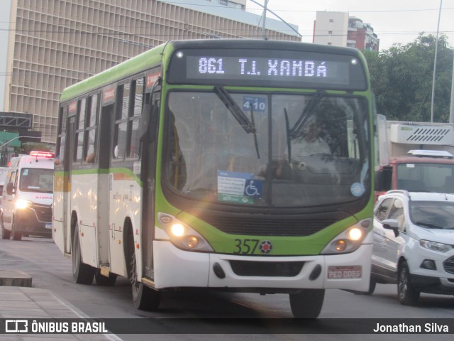 Rodoviária Caxangá 357 na cidade de Recife, Pernambuco, Brasil, por Jonathan Silva. ID da foto: 11067958.