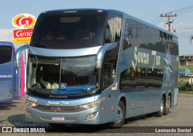 Souza Tur 4060 na cidade de Resende, Rio de Janeiro, Brasil, por Leonardo Daniel. Número da foto: #11072201.
