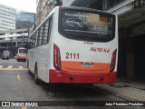Petro Ita Transportes Coletivos de Passageiros 2111 na cidade de Petrópolis, Rio de Janeiro, Brasil, por João Photobus Photobus. Número da foto: #:id.