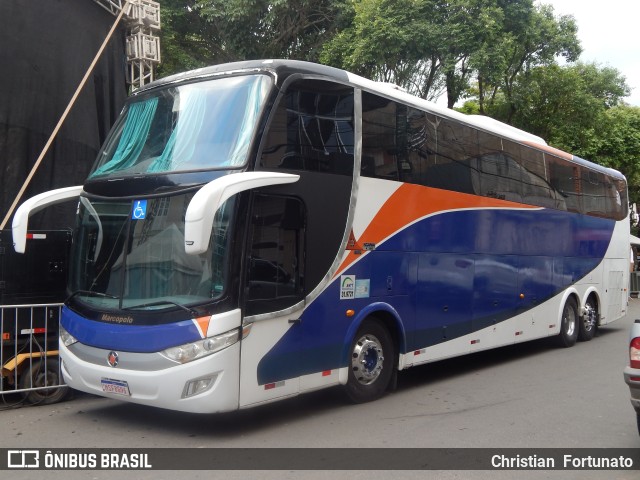 Ônibus Particulares 8696 na cidade de Coimbra, Minas Gerais, Brasil, por Christian  Fortunato. Número da foto: #11074465.
