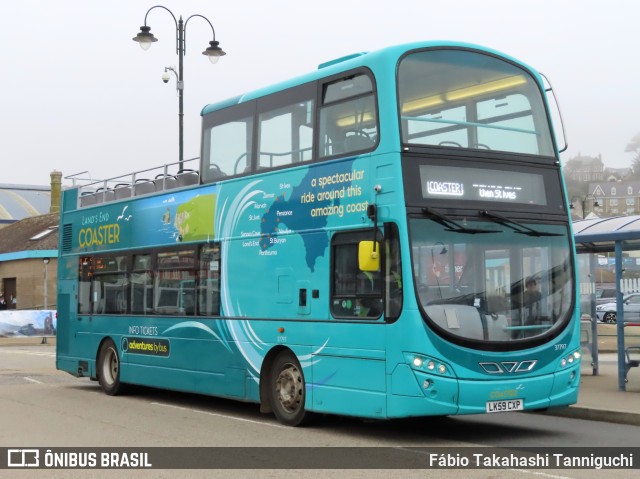 First Bus 37797 na cidade de Penzance, Cornwall, Inglaterra, por Fábio Takahashi Tanniguchi. ID da foto: 11074496.