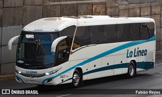 La Línea 34037 na cidade de Morelia, Michoacán, México, por Fabián Reyes. Número da foto: #11072607.