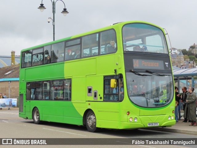 First Bus 37416 na cidade de Penzance, Cornwall, Inglaterra, por Fábio Takahashi Tanniguchi. ID da foto: 11074494.