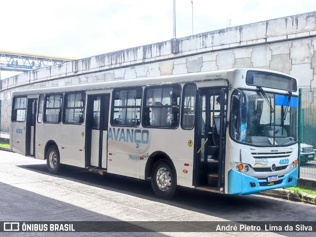 Avanço Transportes 4020 na cidade de Lauro de Freitas, Bahia, Brasil, por André Pietro  Lima da Silva. Número da foto: #11072953.