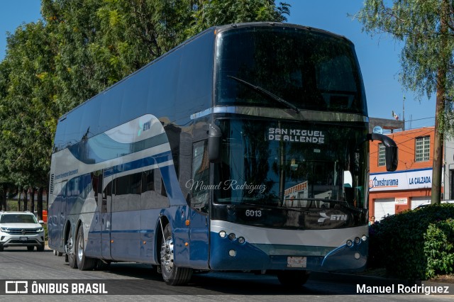 ETN - Enlaces Terrestres Nacionales 6013 na cidade de San Miguel de Allende, Guanajuato, México, por Manuel Rodriguez. ID da foto: 11076774.