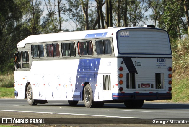 Ônibus Particulares 10300 na cidade de Mairinque, São Paulo, Brasil, por George Miranda. Número da foto: #11007638.