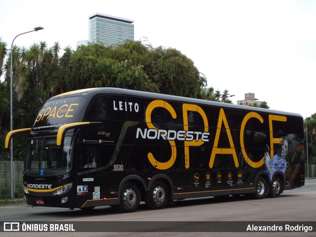 Expresso Nordeste 5530 na cidade de Curitiba, Paraná, Brasil, por Alexandre Rodrigo. Número da foto: #11078840.