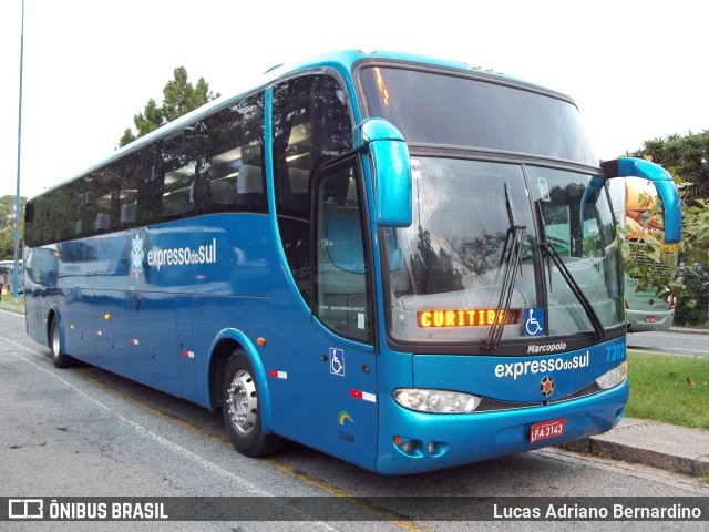 Expresso do Sul 7202 na cidade de Curitiba, Paraná, Brasil, por Lucas Adriano Bernardino. Número da foto: #11079382.