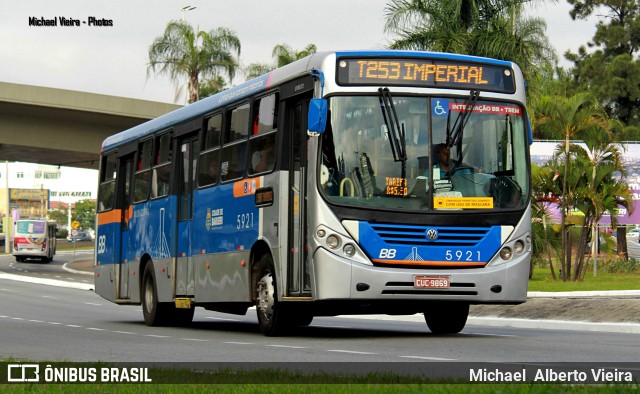 BBTT - Benfica Barueri Transporte e Turismo 5921 na cidade de Barueri, São Paulo, Brasil, por Michael  Alberto Vieira. Número da foto: #11011334.