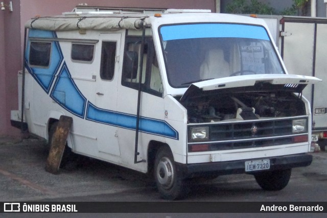 Motorhomes 7320 na cidade de Tramandaí, Rio Grande do Sul, Brasil, por Andreo Bernardo. ID da foto: 11012253.