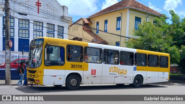 Plataforma Transportes 30729 na cidade de Salvador, Bahia, Brasil, por Gabriel Guimarães. Número da foto: #11011987.