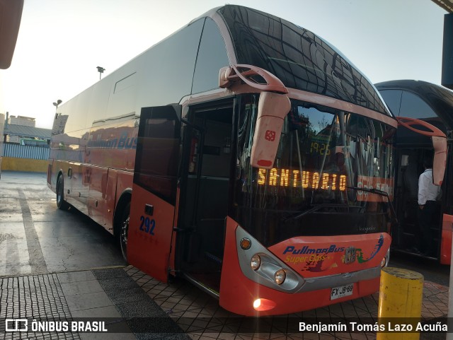 Pullman Bus 292 na cidade de Estación Central, Santiago, Metropolitana de Santiago, Chile, por Benjamín Tomás Lazo Acuña. ID da foto: 11013690.