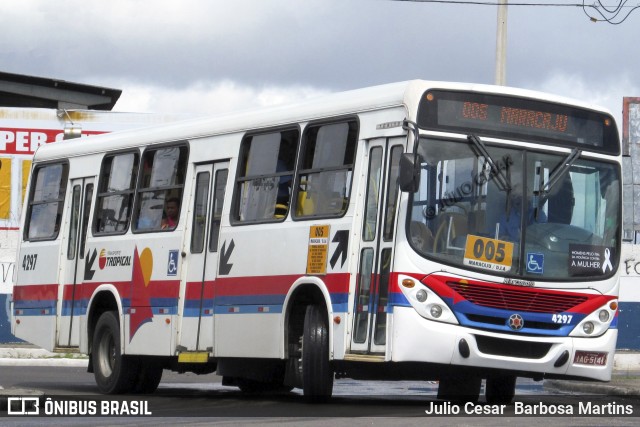 Transporte Tropical 4297 na cidade de Aracaju, Sergipe, Brasil, por Julio Cesar  Barbosa Martins. Número da foto: #11020396.