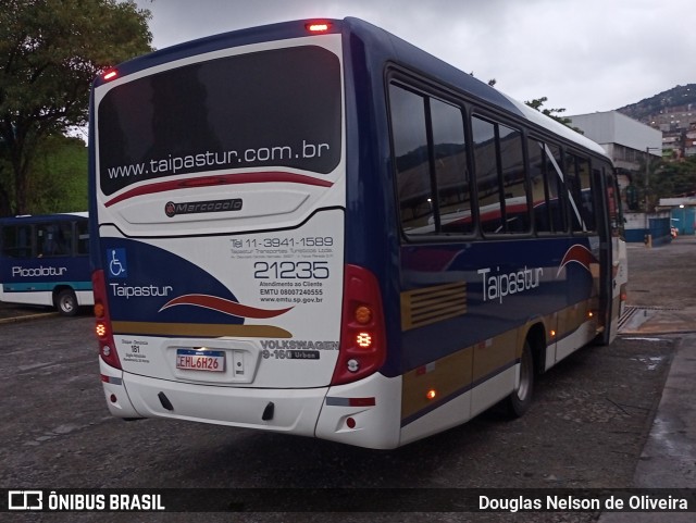 Taipastur Transportes Turísticos 21235 na cidade de São Paulo, São Paulo, Brasil, por Douglas Nelson de Oliveira. ID da foto: 11020242.