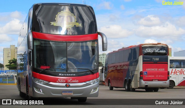 Expresso São Luiz 9090 na cidade de Goiânia, Goiás, Brasil, por Carlos Júnior. Número da foto: #11105966.