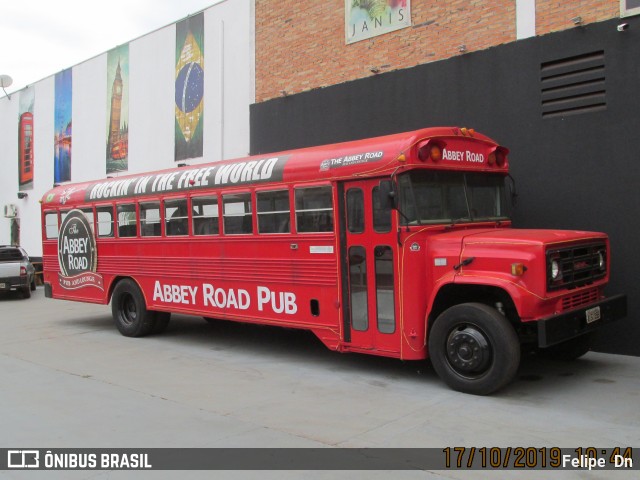Abbey Road Sport Club 1296 na cidade de Toledo, Paraná, Brasil, por Felipe  Dn. Número da foto: #11106145.