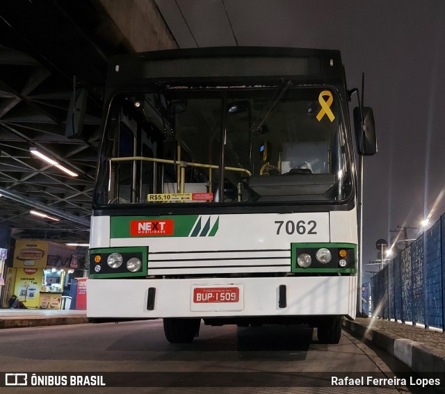 Next Mobilidade - ABC Sistema de Transporte 7062 na cidade de São Paulo, São Paulo, Brasil, por Rafael Ferreira Lopes. ID da foto: 11107962.