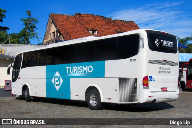 PJ Turismo 29000 na cidade de Balneário Camboriú, Santa Catarina, Brasil, por Diego Lip. Número da foto: #11115218.