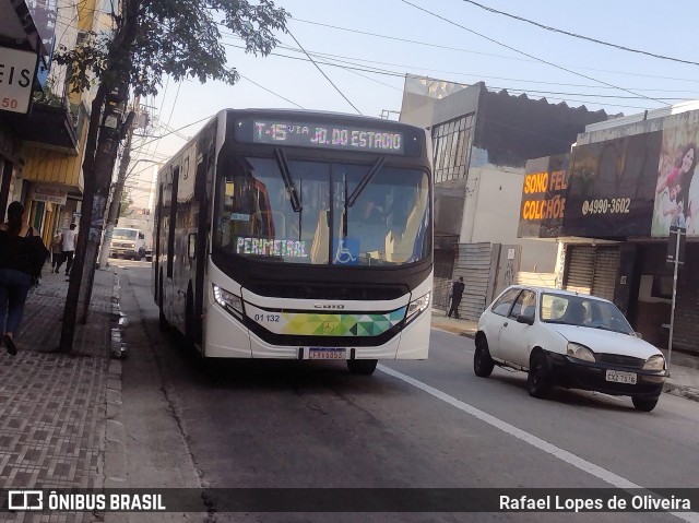 Viação Guaianazes 01 132 na cidade de Santo André, São Paulo, Brasil, por Rafael Lopes de Oliveira. Número da foto: #11120366.
