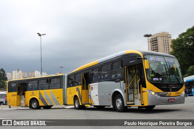 Auto Viação Ouro Verde 123032 na cidade de São Paulo, São Paulo, Brasil, por Paulo Henrique Pereira Borges. ID da foto: 11120422.