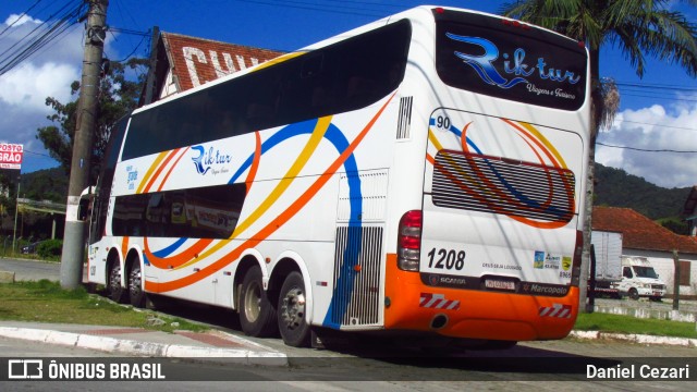 Rik Tur 1208 na cidade de Balneário Camboriú, Santa Catarina, Brasil, por Daniel Cezari. Número da foto: #11123680.