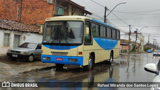 Ônibus Particulares 8324 na cidade de Vitória da Conquista, Bahia, Brasil, por Rafael Miranda dos Santos Lopes. ID da foto: 11123481.