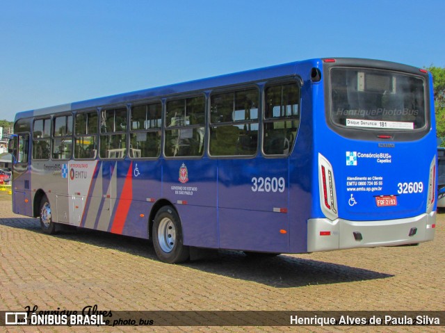 Transportes Capellini 32609 na cidade de Valinhos, São Paulo, Brasil, por Henrique Alves de Paula Silva. Número da foto: #11129938.