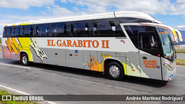 Transportes Jacó El Garabito II na cidade de Alajuela, Alajuela, Costa Rica, por Andrés Martínez Rodríguez. ID da foto: 11129655.