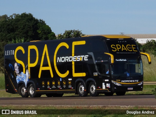 Expresso Nordeste 5700 na cidade de Anápolis, Goiás, Brasil, por Douglas Andrez. Número da foto: #11131607.