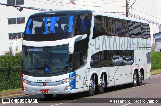 Auto Viação Catarinense 3527 na cidade de Curitiba, Paraná, Brasil, por Alessandro Fracaro Chibior. ID da foto: 11135947.