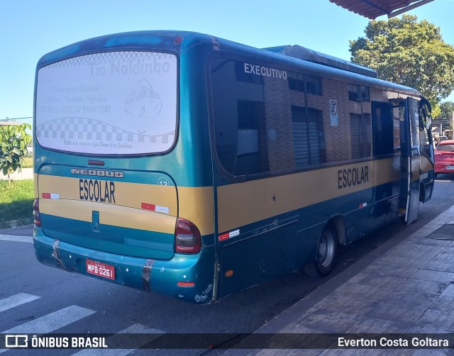 Escolares 12 na cidade de Cariacica, Espírito Santo, Brasil, por Everton Costa Goltara. Número da foto: #11135834.