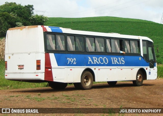 Arco Iris Turismo 792 na cidade de Novo Tiradentes, Rio Grande do Sul, Brasil, por JGILBERTO KNIPHOFF. Número da foto: #11138280.