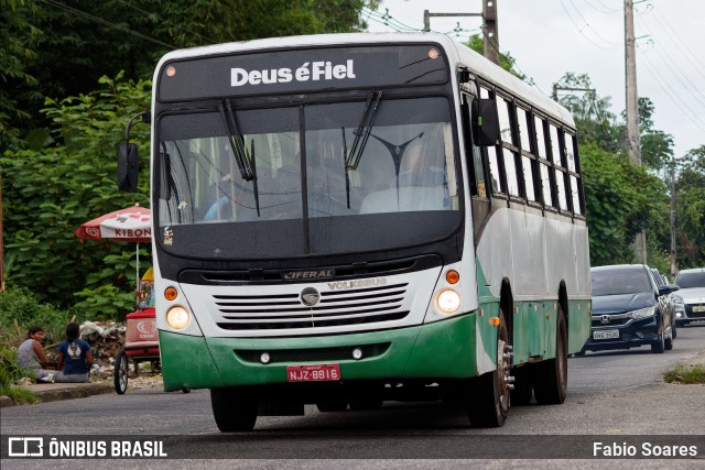 Ônibus Particulares NJZ8816 na cidade de Moju, Pará, Brasil, por Fabio Soares. ID da foto: 11141480.