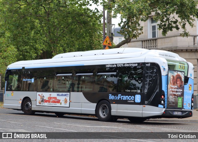 RATP - Régie Autonome des Transports Parisiens 1433 na cidade de Paris, Île-de-France, França, por Tôni Cristian. Número da foto: #11143409.