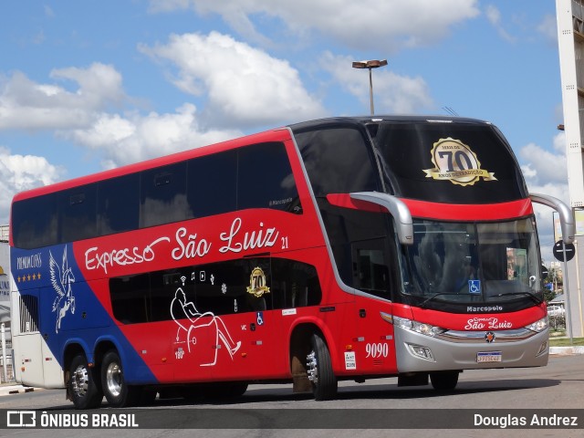 Expresso São Luiz 9090 na cidade de Goiânia, Goiás, Brasil, por Douglas Andrez. Número da foto: #11144855.