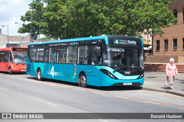 Trentbarton 135 na cidade de Derby, Derbyshire, Inglaterra, por Donald Hudson. ID da foto: 11152325.