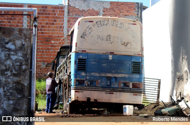 Sucata e Desmanches 1069 na cidade de Marília, São Paulo, Brasil, por Roberto Mendes. ID da foto: 11151912.