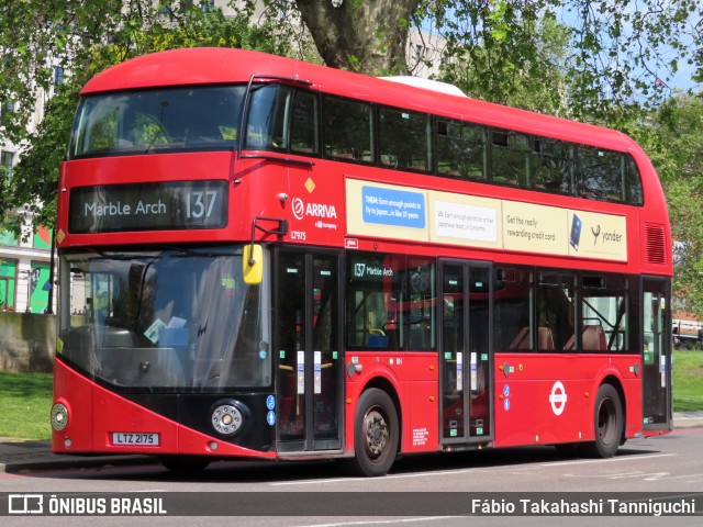 Arriva LT975 na cidade de London, Greater London, Inglaterra, por Fábio Takahashi Tanniguchi. ID da foto: 11154774.