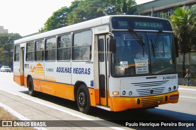 Viação Agulhas Negras RJ 169.003 na cidade de Volta Redonda, Rio de Janeiro, Brasil, por Paulo Henrique Pereira Borges. ID da foto: 11154889.