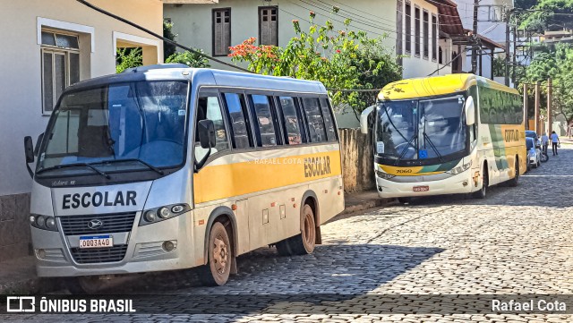 Escolares PREFEITURA DOM SILVéRIO na cidade de Dom Silvério, Minas Gerais, Brasil, por Rafael Cota. Número da foto: #11089621.